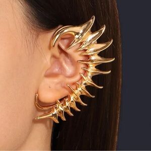 Luxurious Gold Sunburst Ear Cuff
